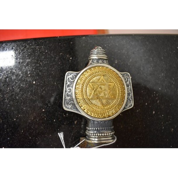 AMAZING! King Solomon Sword Silver by Marto-Toledo. Judaic symbols: Star of David , Lions of Judea and the Ark of the Covenant. Stainless Steel Blade with Judaic Etchings, 24K Gold Medallions. Ancient Judaic Sword. 47x1x9. - Image 6 of 12
