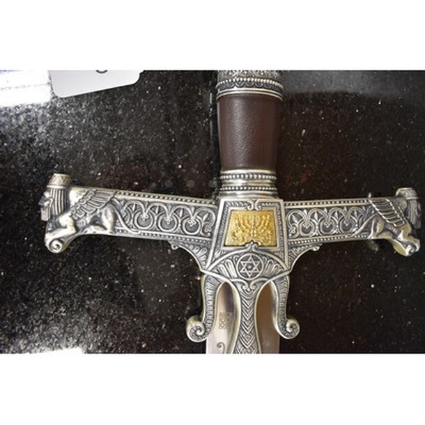 AMAZING! King Solomon Sword Silver by Marto-Toledo. Judaic symbols: Star of David , Lions of Judea and the Ark of the Covenant. Stainless Steel Blade with Judaic Etchings, 24K Gold Medallions. Ancient Judaic Sword. 47x1x9. - Image 7 of 12