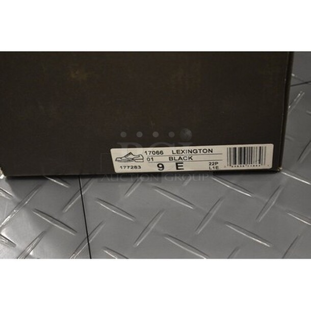 2 BRAND NEW IN BOX! Florsheim Brand Men's Leather Shoes. Size 9. 2x Your Bid! - Image 8 of 8