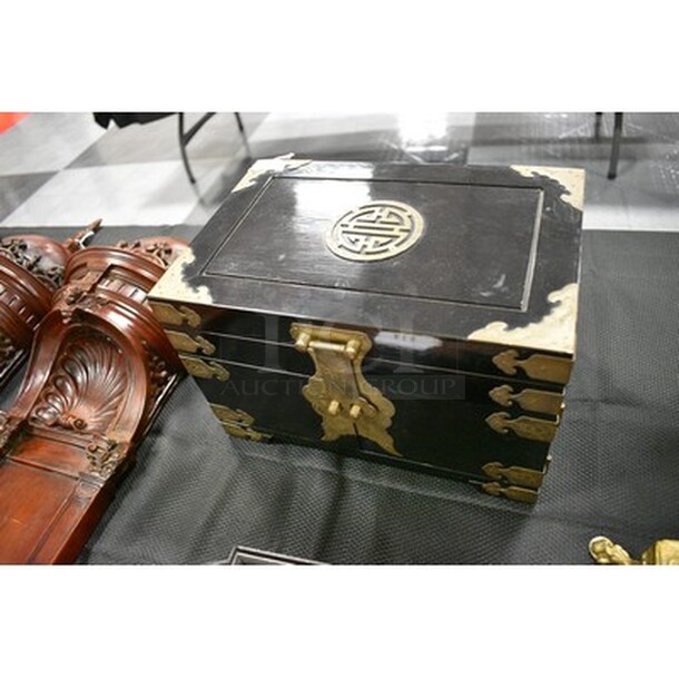 BEAUTIFUL! Black and Brass Colored Jewelry Box. 12x8x8. - Image 3 of 6