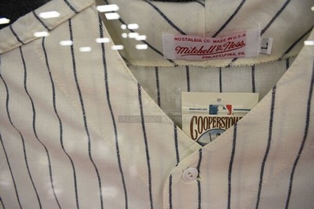 AMAZING! Cooperstown Collection New York Yankee Jersey Autographed by Ted Williams, Mickey Mantle, Eddie Matthews, Reggie Jackson, Frank Robinson, Willie Mays, Harman Killebrew, Mike Schmidt, Hank Aaron, Ernie Banks, and Willie McCovey. 500 Homerun Jersey. Comes with Certificate of Guarantee! 36x2x39 - Image 4 of 12