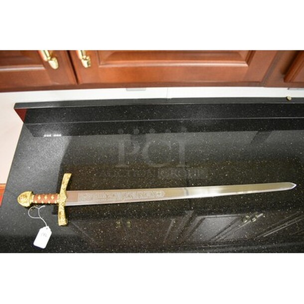COOL! Sword of Richard the Lionheart With Stainless Steel Blade And Etchings! 40x1x7 - Image 10 of 10