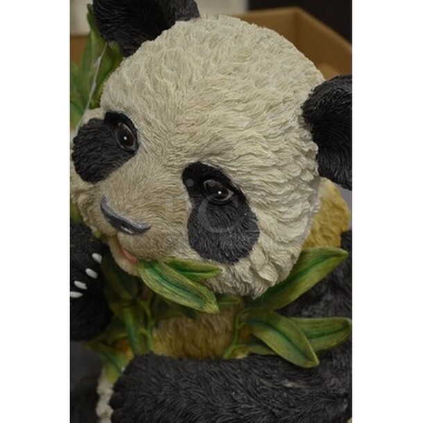 Design Toscano Hand Painted Tian Shan The Asian Panda Sculpture. 11x9x20 - Image 3 of 6