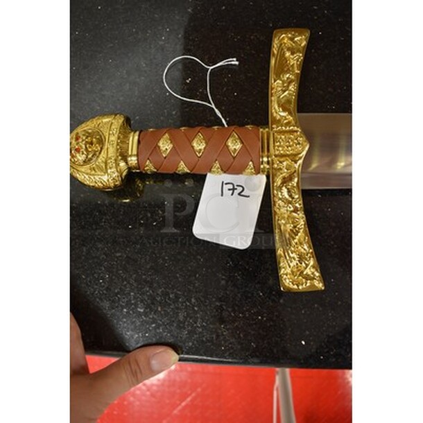 COOL! Sword of Richard the Lionheart With Stainless Steel Blade And Etchings! 40x1x7 - Image 5 of 10