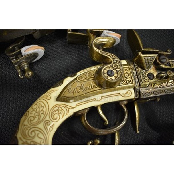 WOW! 2 Antique 1750 W Bailes Double-Barreled Turn-Over Pistol Replicas! 2x Your Bid! - Image 3 of 7