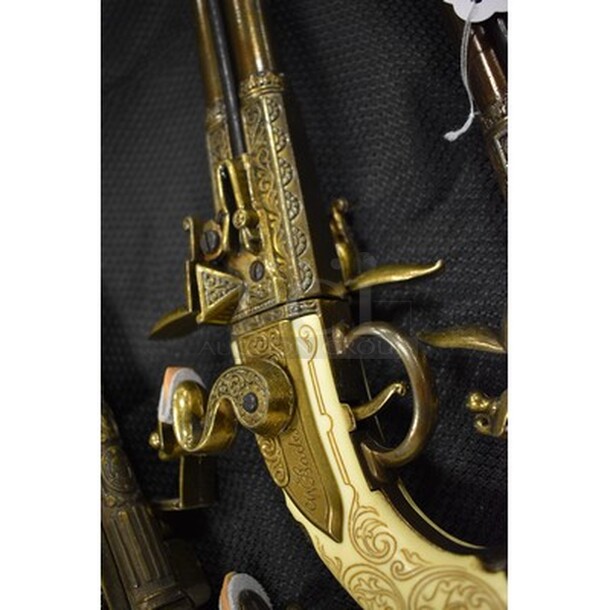 WOW! 2 Antique 1750 W Bailes Double-Barreled Turn-Over Pistol Replicas! 2x Your Bid! - Image 5 of 7