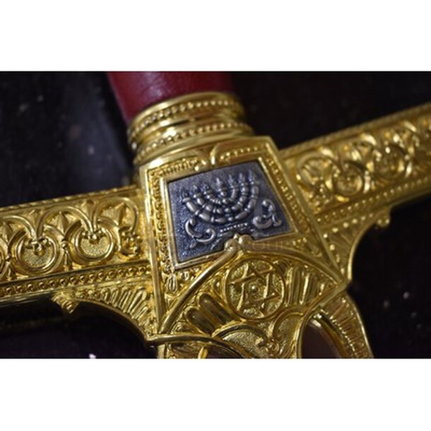 BEAUTIFUL! King Solomon Sword Gold by Marto Model 586. Judaic Symbols: Star of David , Lions of Judea and the Ark of the Covenant. Stainless Steel Blade with Judaic Etchings, 24K Gold Medallions. Ancient Judaic Sword. 47x1x10 - Image 5 of 11