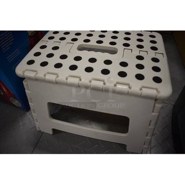 Lot of Napkins and Plastic Step Stool - Image 3 of 3