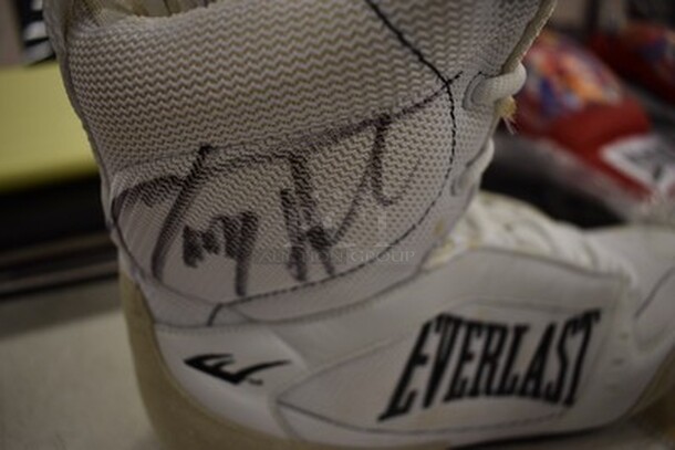Everlast Boxing Shoes Signed by Larry Holmes! - Image 6 of 6