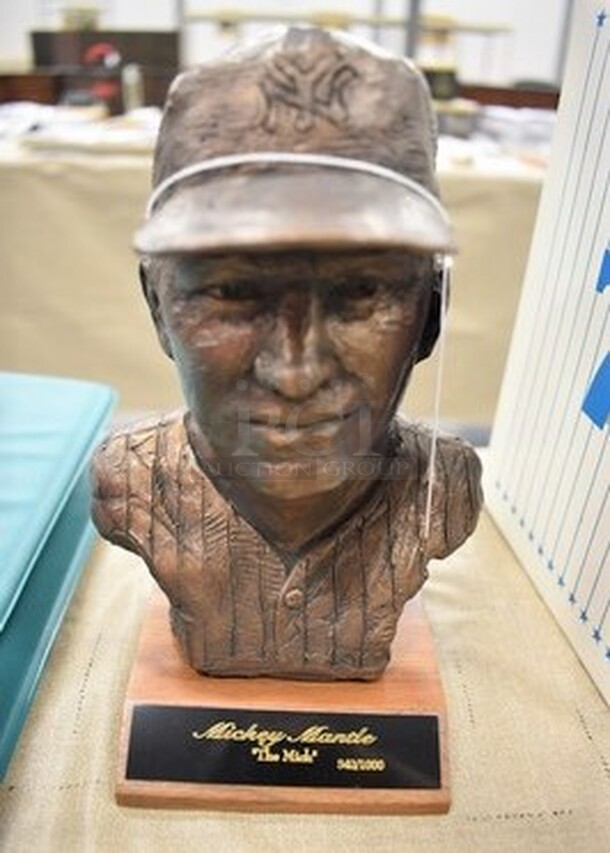 ONE OF A KIND! Quality Collectibles, Inc Brass Colored Mickey Mantle Head. 342/1000.  - Image 1 of 5