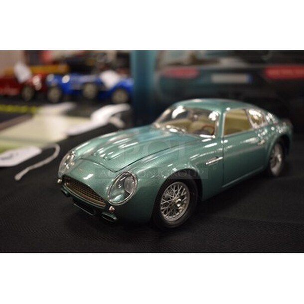 Vintage Collectible Car! 9x5x3 - Image 5 of 8
