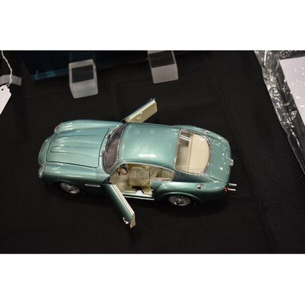 Vintage Collectible Car! 9x5x3 - Image 8 of 8