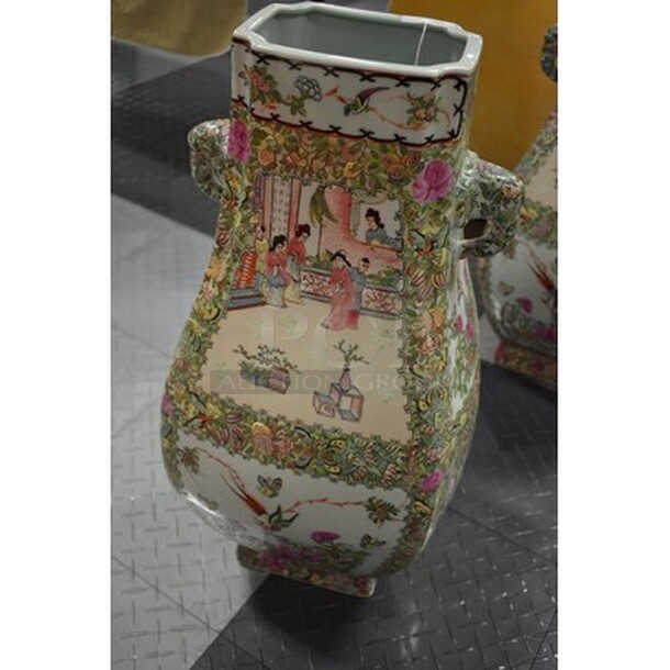 BEAUTIFUL! Decorative Vase. 12x12x24 - Image 4 of 4