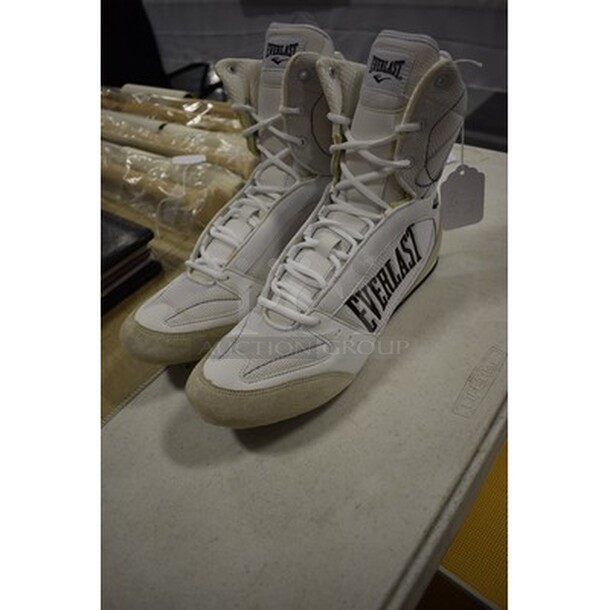 Everlast Boxing Shoes Signed by Larry Holmes! - Image 2 of 6