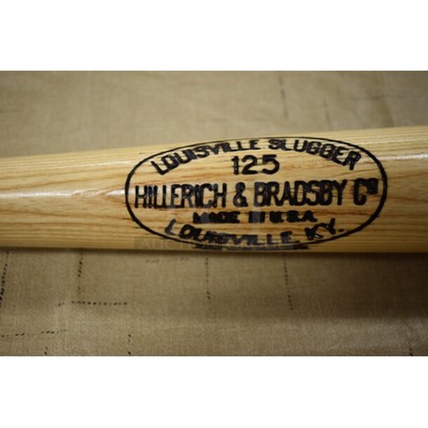AWESOME! Louisville Slugger Bat Made To Babe's Ruth Own Specifications With Signature! Comes With Certificate Of Authenticity! R1935 - Image 3 of 6
