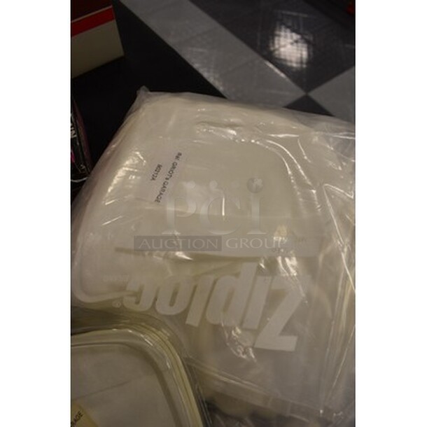 ALL IN ONE MONEY! Lot of Various Objects Including Microfiber Cleaning Brush and Mesh Bag With Microfiber Cloth Refills! - Image 2 of 4