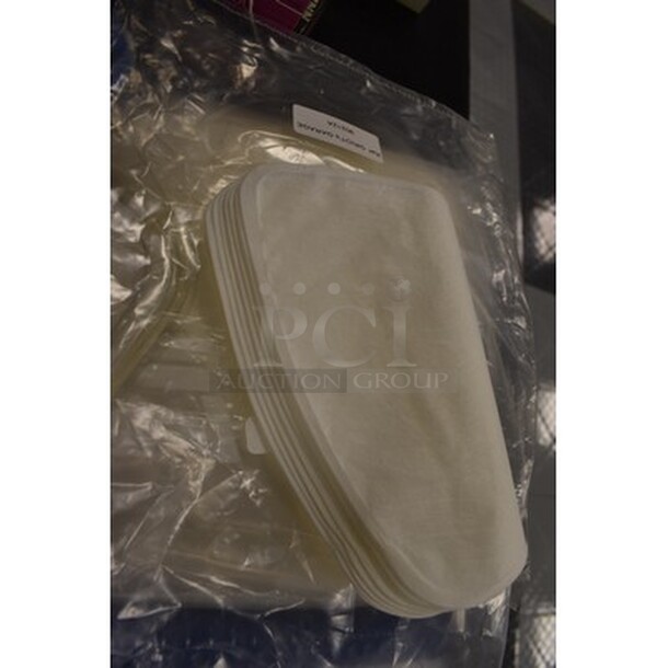 ALL IN ONE MONEY! Lot of Various Objects Including Microfiber Cleaning Brush and Mesh Bag With Microfiber Cloth Refills! - Image 3 of 4