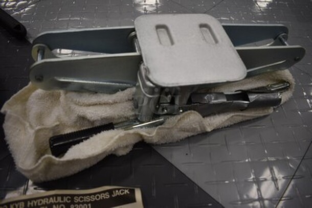 Norco KYB Hydraulic Scissors Jack In ORIGINAL BOX! Model 82001.  - Image 4 of 5
