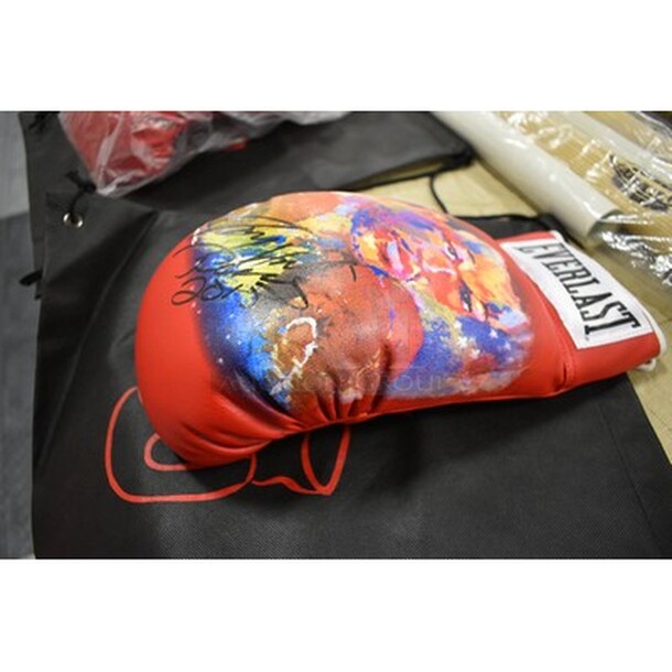 SWEET! Signed Larry Holmes Boxing Glove With Original Bag! - Image 4 of 6