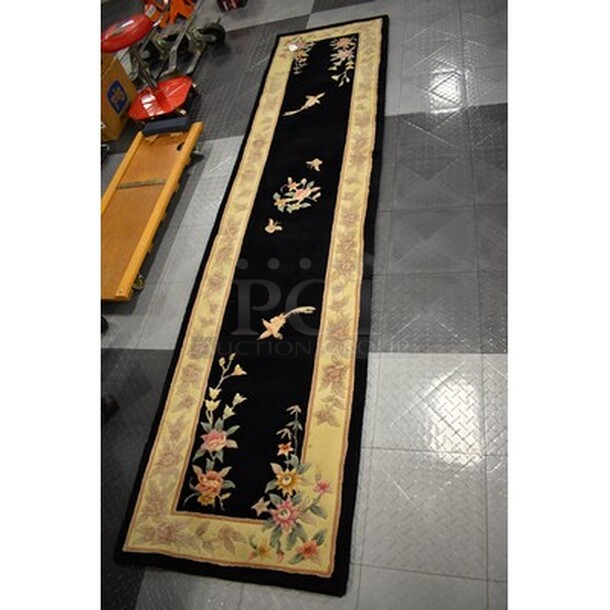 BEAUTIFUL! Decorative Rug! 113x1x27 - Image 3 of 5