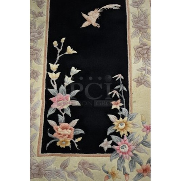 BEAUTIFUL! Decorative Rug! 113x1x27 - Image 4 of 5