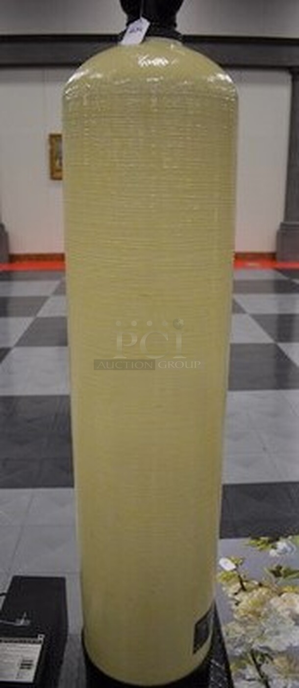 BRAND NEW! GE Fiberglass Wound Tank With Polyethylene Inner Liner Water Softener Vessel! - Image 1 of 4