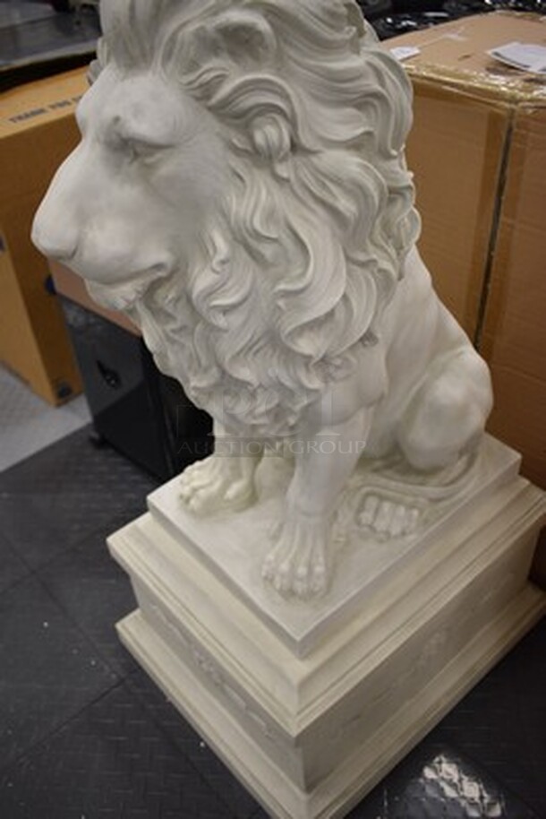 NEW IN BOX! Design Toscano Lion Statue on Base With Original Box. 18x24x40. - Image 2 of 7