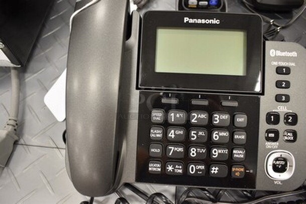 ALL IN ONE MONEY! Lot Of Panasonic Phones! Model KX-TGE230 - Image 4 of 6