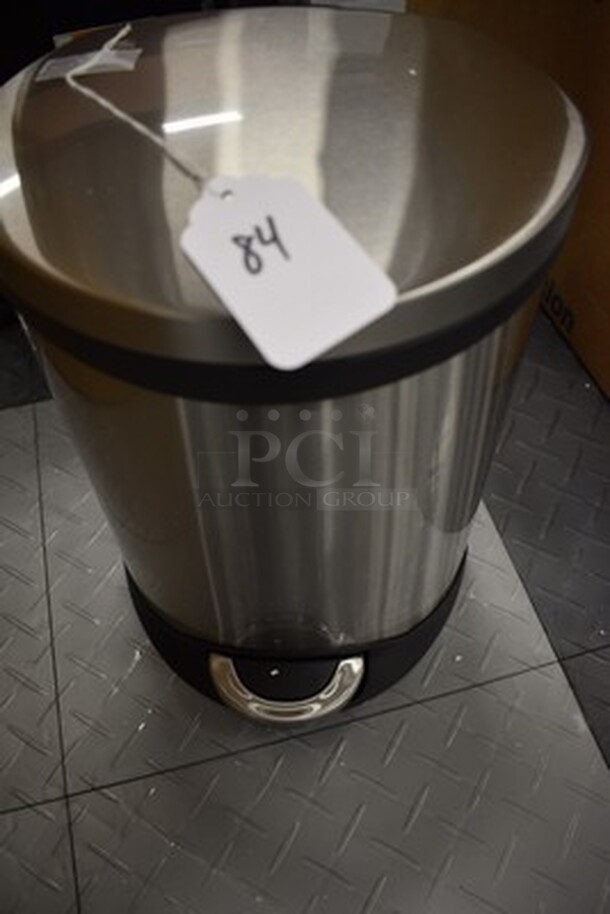 Metal Trash Can with Basket. 9x9x12 - Image 1 of 3