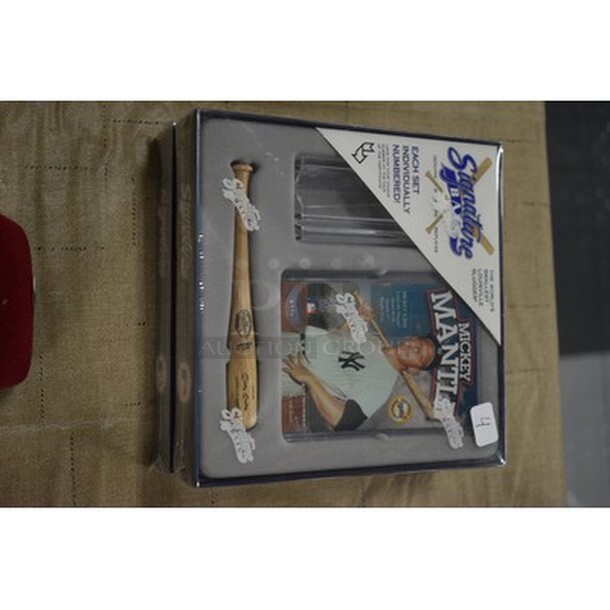2 Mickey Mantle Card and World's Smallest Louisville Slugger Set. 2x Your Bid! - Image 1 of 4