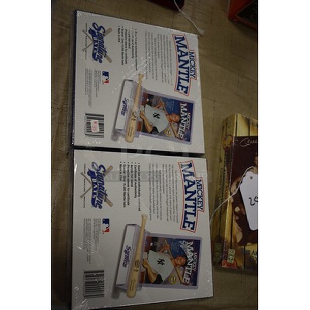 2 Mickey Mantle Card and World's Smallest Louisville Slugger Set. 2x Your Bid! - Image 4 of 4