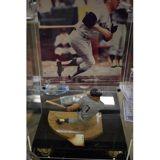 AWESOME! Mickey Mantle 1956 Triple Crown Figurine and Trading Card - Image 5 of 5