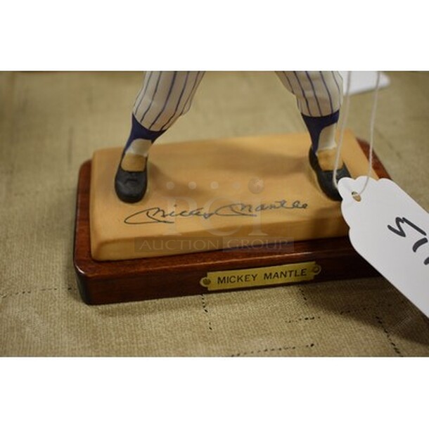Mickey Mantle Figurine With Signature! - Image 4 of 5