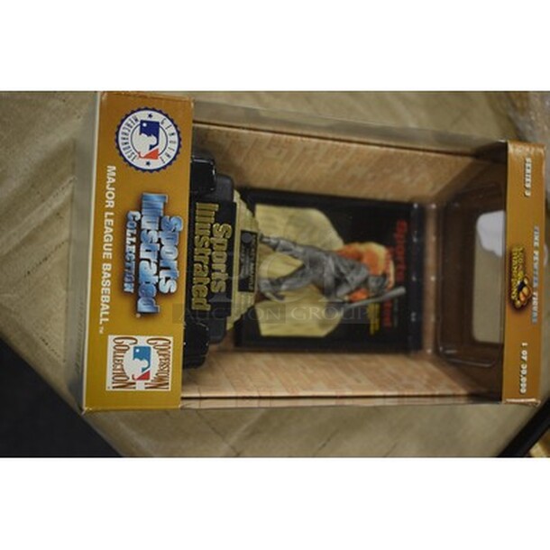 LIMITED EDITION! Sports Illustrated Collection Mickey Mantle Handcrafted Figure. 5060/30,000. Comes With Certificate of Authenticity!  - Image 4 of 5