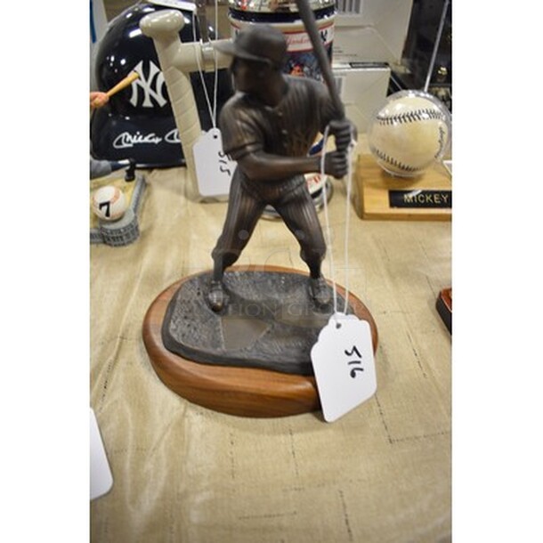 Hartland Collectibles, LLC Metal Mickey Mantle Figurine. 94/250 - Image 1 of 6