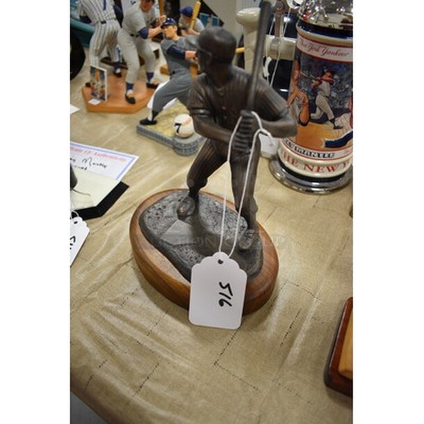 Hartland Collectibles, LLC Metal Mickey Mantle Figurine. 94/250 - Image 2 of 6