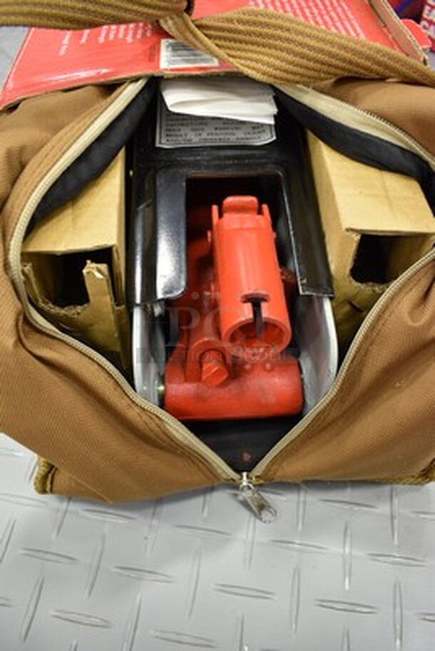 STILL IN ORIGINAL BOX! Larin Brand 4000lb Capacity Hydraulic Floor Jack with Travel Bag.  - Image 4 of 4