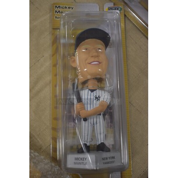 STILL IN BOX! Special Edition Mickey Mantle New York Yankees Figurine!