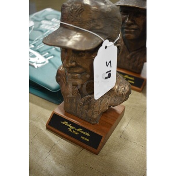 ONE OF A KIND! Quality Collectibles, Inc Brass Colored Mickey Mantle Head. 347/1000.  - Image 2 of 8
