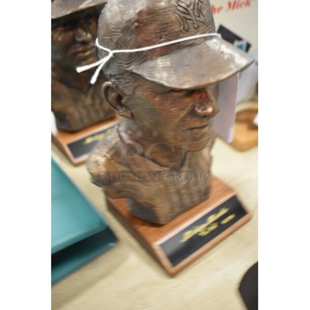 ONE OF A KIND! Quality Collectibles, Inc Brass Colored Mickey Mantle Head. 347/1000.  - Image 3 of 8