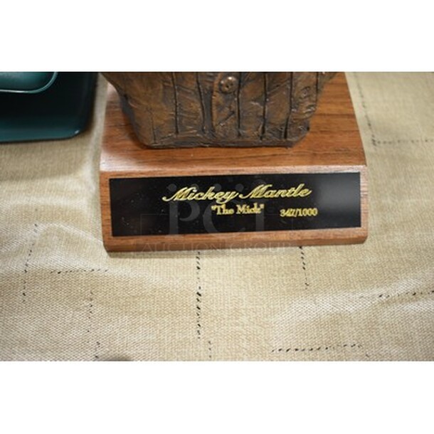 ONE OF A KIND! Quality Collectibles, Inc Brass Colored Mickey Mantle Head. 347/1000.  - Image 4 of 8