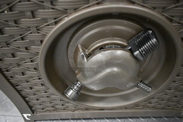 Brown Hideaway Hose Reel. Comes With Hose and Spray Nozzle. 21x12x21 - Image 2 of 5