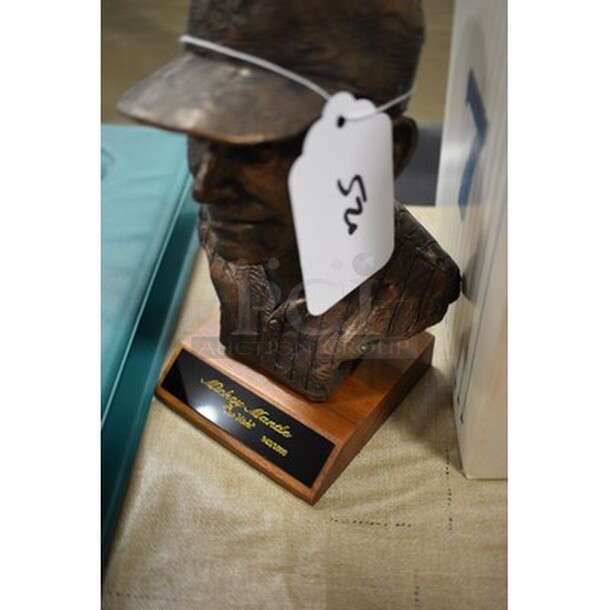 ONE OF A KIND! Quality Collectibles, Inc Brass Colored Mickey Mantle Head. 342/1000.  - Image 3 of 5