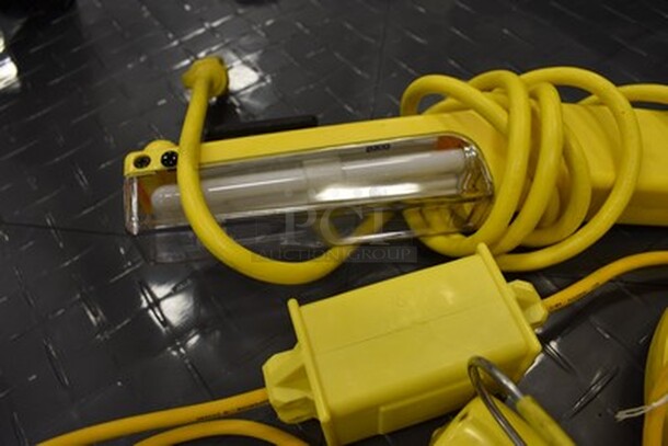 ALL IN ONE MONEY! Lot of Lights. Comes With Reel and 2 Lights! - Image 2 of 3