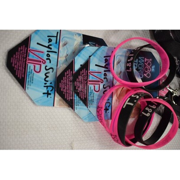 Lot Of Taylor Swift The 1989 World Tour Lanyards and Bracelets! - Image 2 of 4