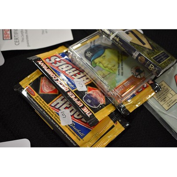 Lot Of Mickey Mantle Trading Cards. Some Still In Original Packaging! All In One Money! - Image 2 of 3