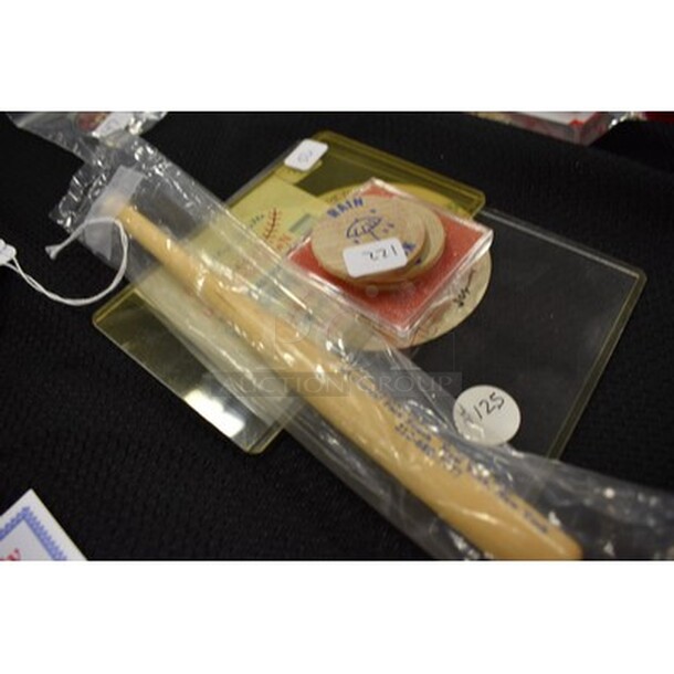 ALL IN ONE MONEY! Various Mickey Mantle Memorabilia Including Mini Bat Pen, Sticker, and More! - Image 3 of 4