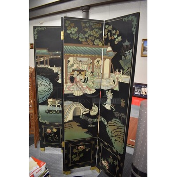 BEAUTIFUL! Changing Screen. 55x10x72 - Image 2 of 4