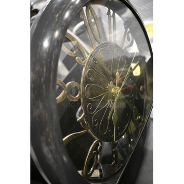 ALL IN ONE MONEY! Includes Trash Can, Clock, Blender, and Heavy Duty Stapler - Image 3 of 4