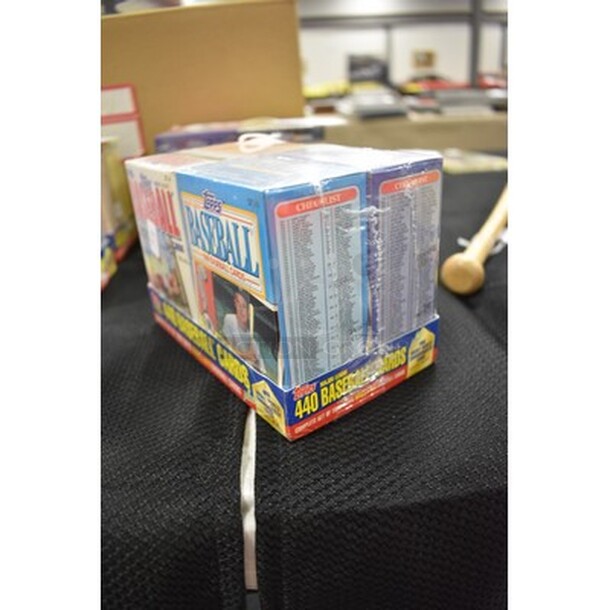NEW IN BOX! Topps 1996 Baseball Trading Cards - Image 3 of 5
